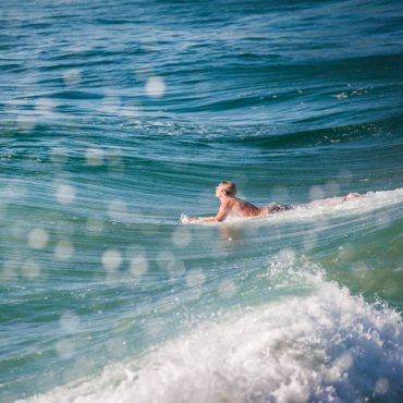 bahia-de-caraquez-surfing